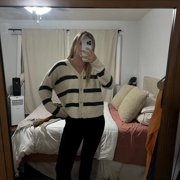 SPLENDID cardigan - Picture 10 of 15